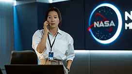THE MOON（吹替版）
